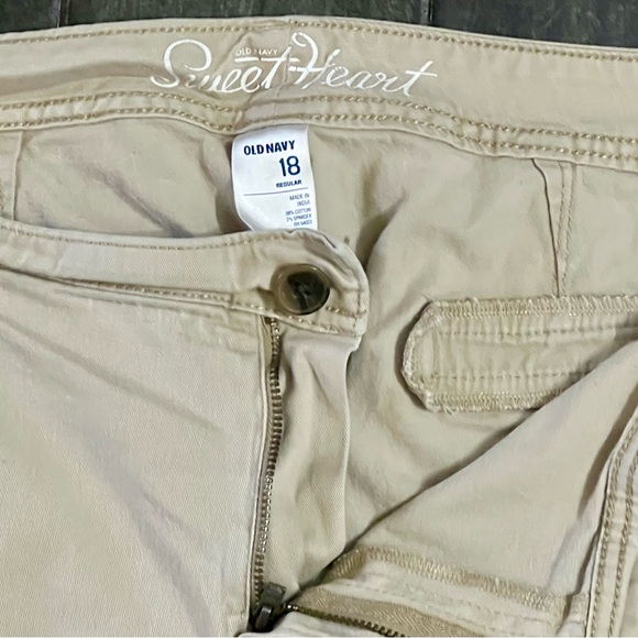 Old Navy sweetheart khakis bootcut size 18 EUC - Picture 3 of 3